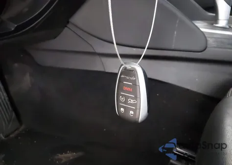 2019 Alfa Romeo Giulia z USA, uszkodzony, nr VIN ZARFAMAN8K7599187